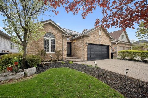 44 Mcnichol Dr, Cambridge, ON, N1P1C9 | Card Image