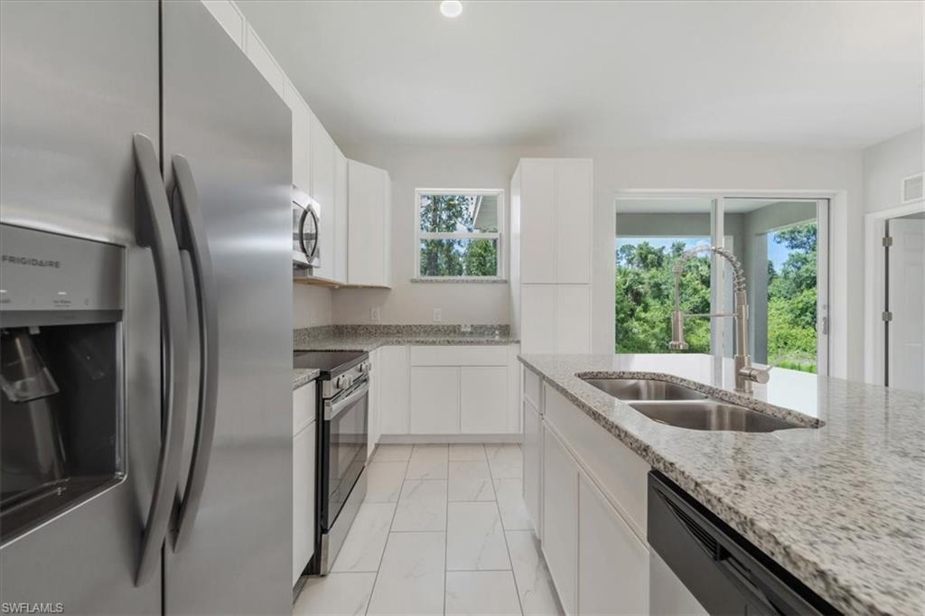 Residential in LEHIGH ACRES 3