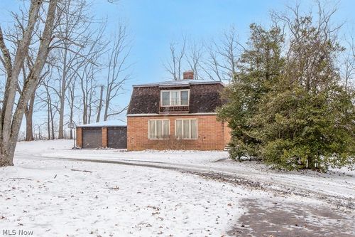 11 Pacific Rd Ne, Carrollton, OH, 44615-9111 | Card Image