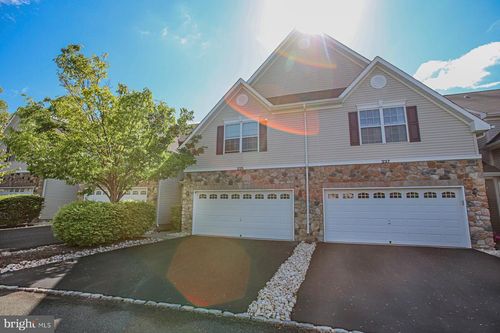 225 Brinley Dr, Pennington, NJ, 08534-5189 | Card Image