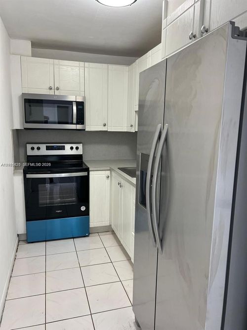 707-10-4717 Nw 7th St, Miami, FL, 33126-2251 | Card Image