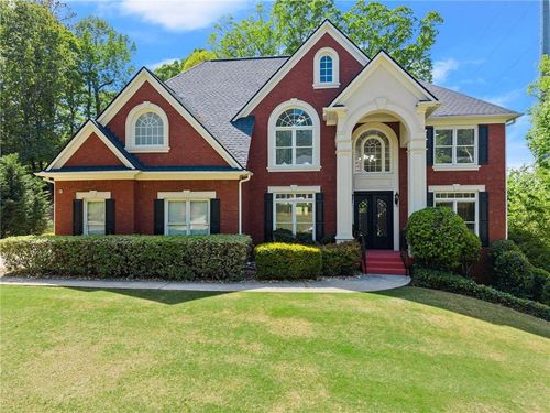 1900 Chattahoochee Run Dr, Suwanee, GA, 30024-8379 | Card Image