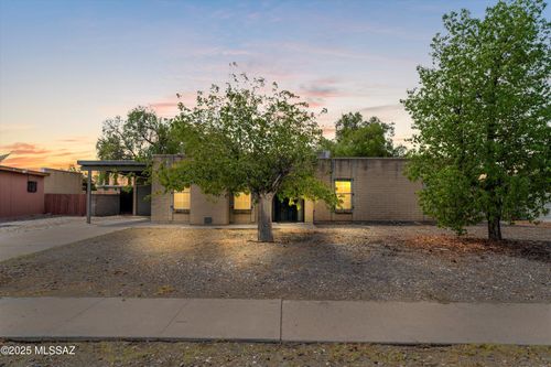 7530 E Stella Rd, Tucson, AZ, 85730-2406 | Card Image