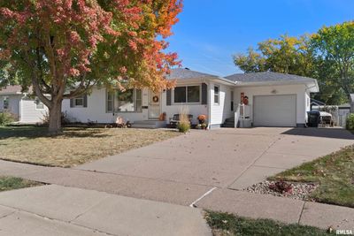 3805 N Linwood Avenue, House other with 3 bedrooms, 2 bathrooms and null parking in Davenport IA | Image 2