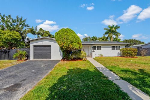 11041 Nw 21st St, Pembroke Pines, FL, 33026-2225 | Card Image