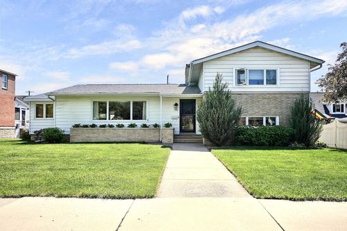 65 6th Street E, Winona, MN, 55987 | Card Image