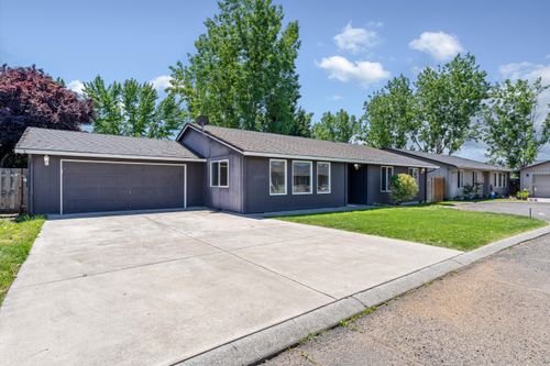 3452 Lazy Ln, White City, OR, 97503-1570 | Card Image