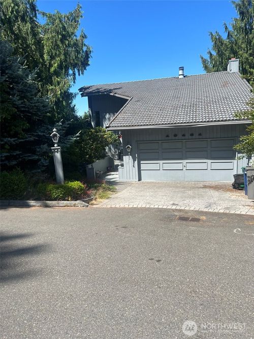 13461 64th Pl Ne, Kirkland, WA, 98034-1668 | Card Image