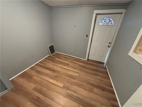 650 Emerson St, Watertown, NY, 13601-2810 | Card Image