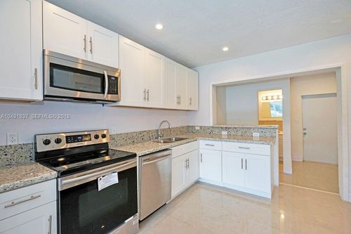 2000 Sw 95th Ter, Miramar, FL, 33025-1905 | Card Image