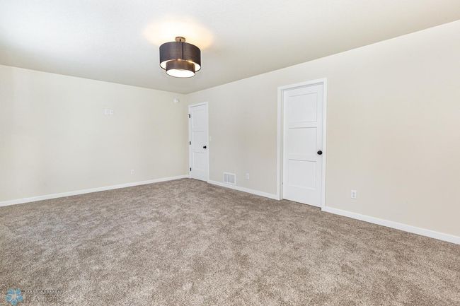 Master Bedroom | Image 12