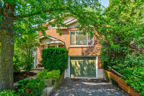 21 Wilton Ave, Welland, ON, L3C1Z8 | Card Image
