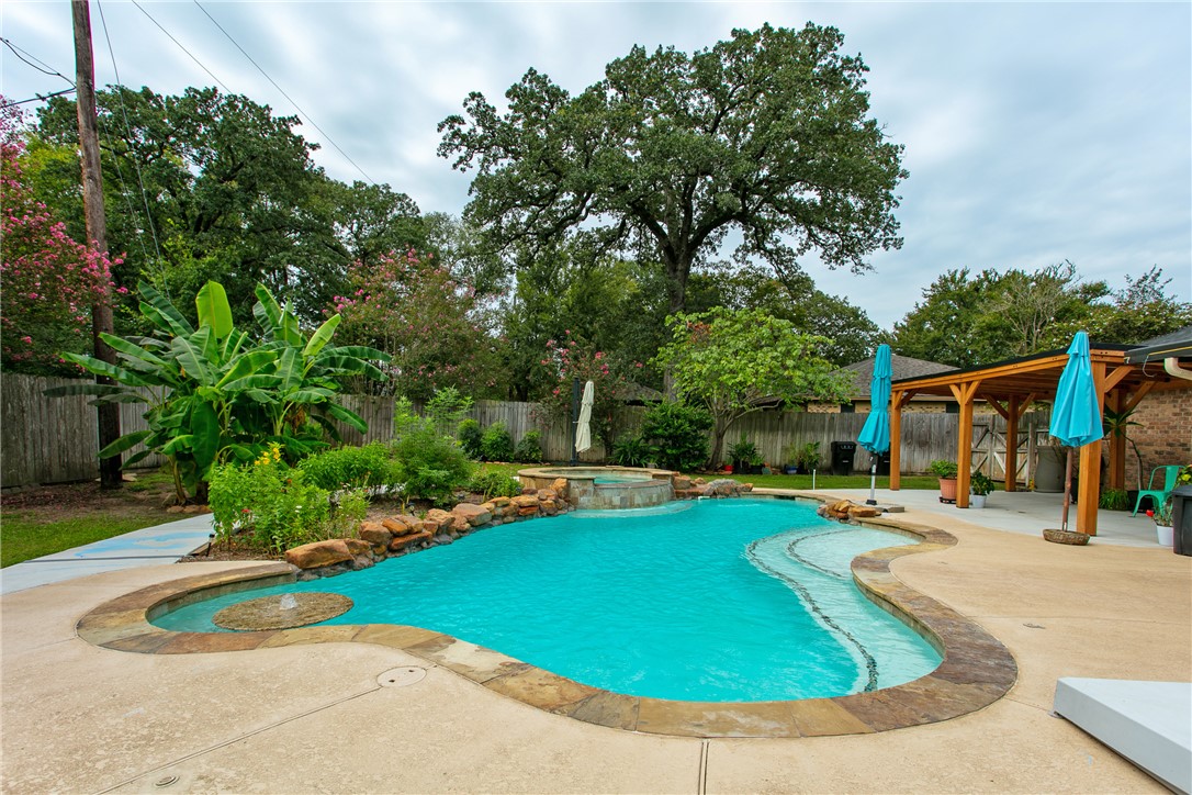 Red Hill Dr, College Station, TX 77845