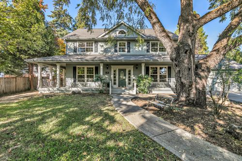 245 Jackson Creek Dr, Jacksonville, OR, 97530-9792 | Card Image