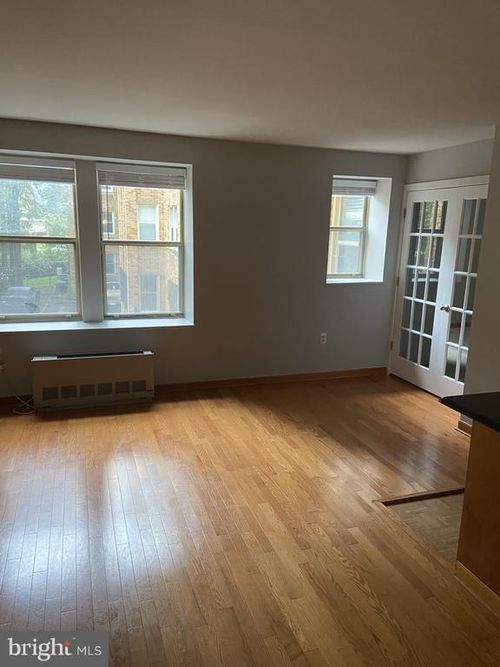 apt-217-2440 16th St Nw, WASHINGTON, DC, 20009-3567 | Card Image