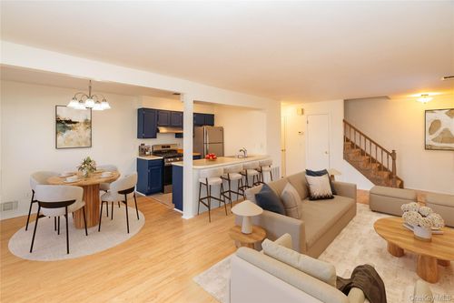 29 The Rise, Warwick, NY, 10990-4233 | Card Image