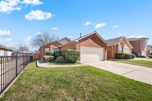 5948 Melanie Dr, Fort Worth, TX, 76131-1618 | Card Image