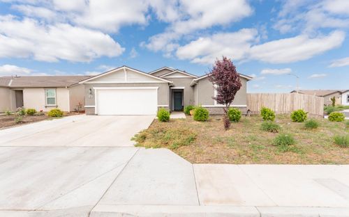 563 Blue Ridge St, Tulare, CA, 93274-3488 | Card Image