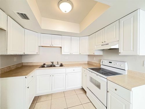 71-c-2221 Nw 59th Ave, Lauderhill, FL, 33313 | Card Image