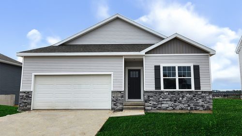 2762 Cecelia Dr, Hiawatha, IA, 52233-2811 | Card Image