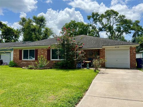 424 Evans Street, Angleton, TX, 77515 | Card Image