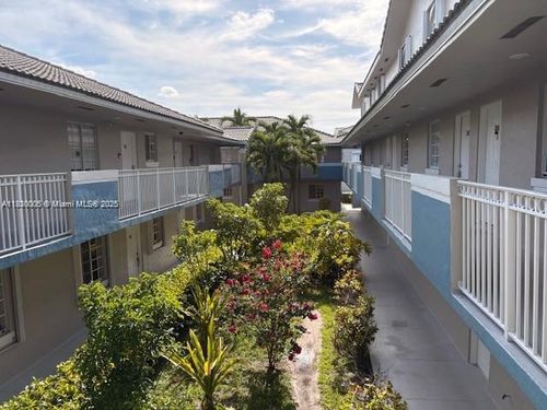 apt-207e-8360 Nw 103rd St, Hialeah Gardens, FL, 33016-4633 | Card Image