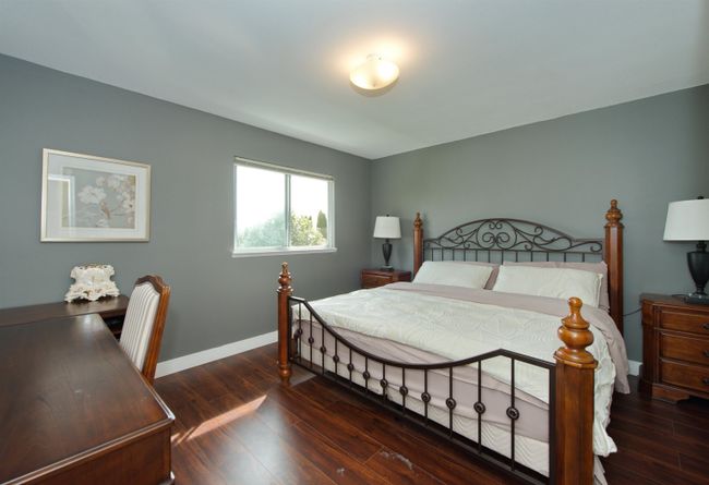 7128 207 Street, House other with 3 bedrooms, 3 bathrooms and 2 parking in Langley BC | Image 26