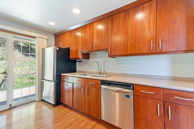 304 Forest Ridge Dr, Townhouse with 2 bedrooms, 2 bathrooms and 2 parking in Pittsburgh PA | Image 10