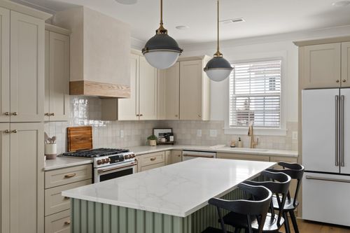 504 Edwin St, Nashville, TN, 37207-5286 | Card Image