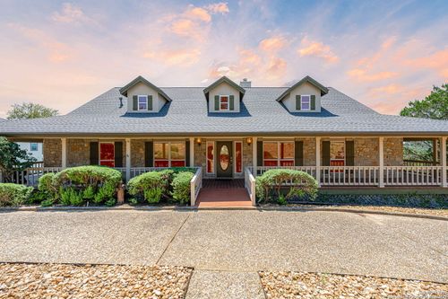 408 Highlands Dr, Kerrville, TX, 78028-6513 | Card Image