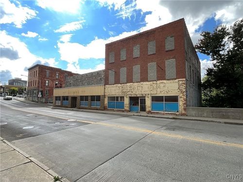 100 Newell St, Watertown, NY, 13601-2517 | Card Image