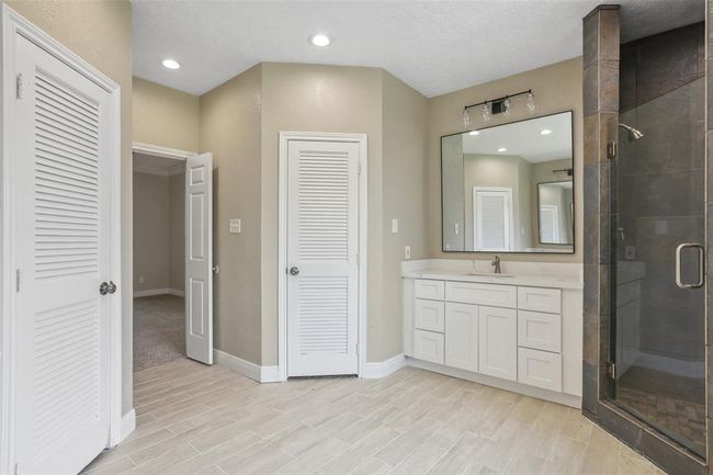 6034 Pin Oak Pl, House other with 4 bedrooms, 4 bathrooms and 2 parking in Spring TX | Image 16