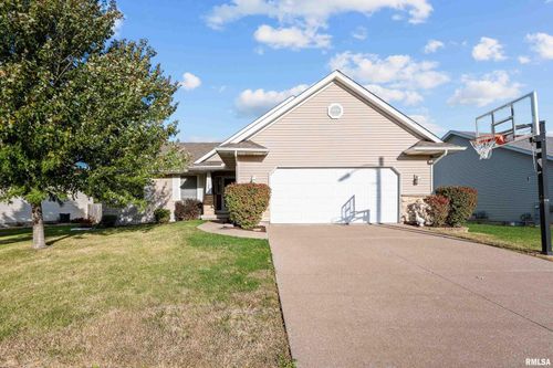 1405 E 7th St, Coal Valley, IL, 61240-9639 | Card Image