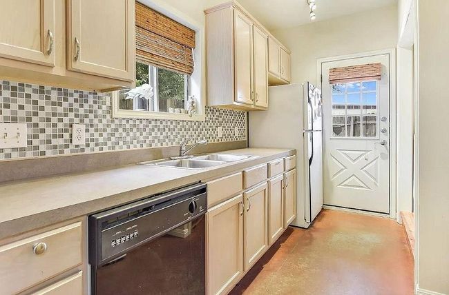 1201 E 28 Th St, House other with 3 bedrooms, 2 bathrooms and null parking in Austin TX | Image 5