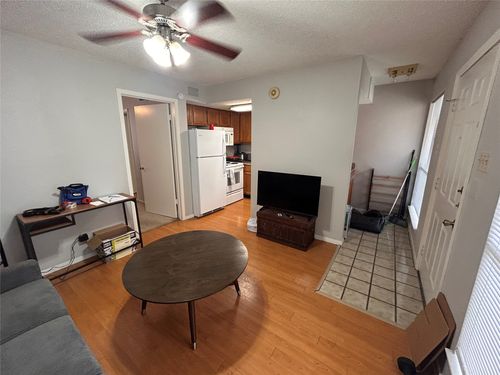 apt-109-3115 Helms St, Austin, TX, 78705-3050 | Card Image