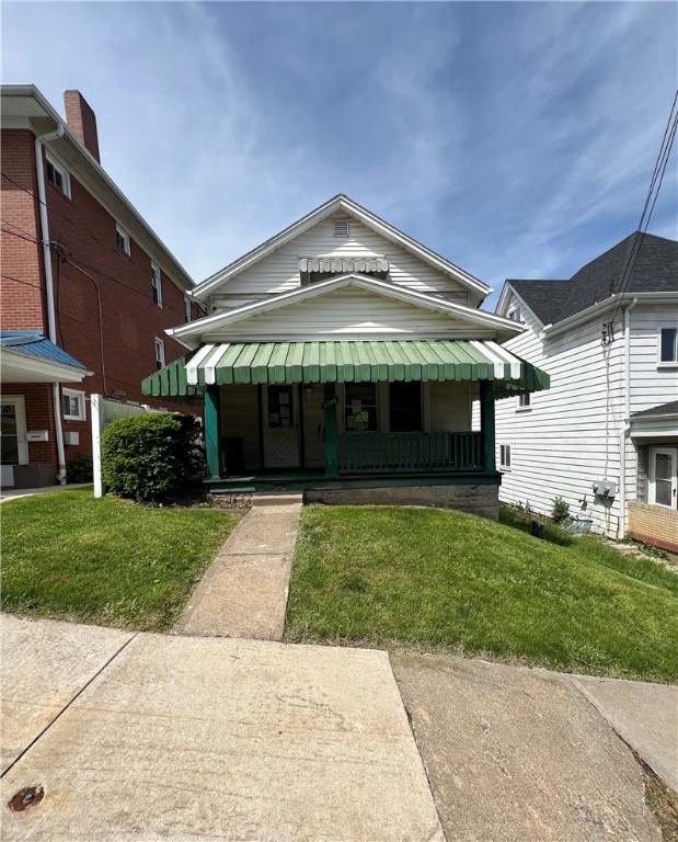 Superior St, Homestead, PA 15120