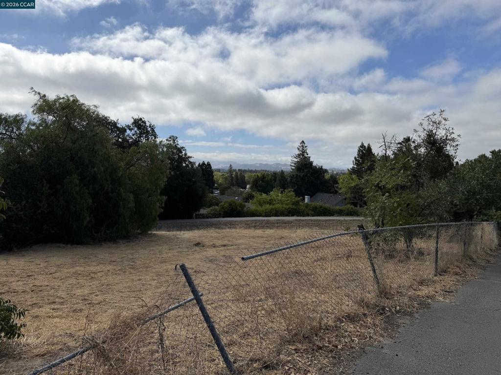 Land in Pleasant Hill 3