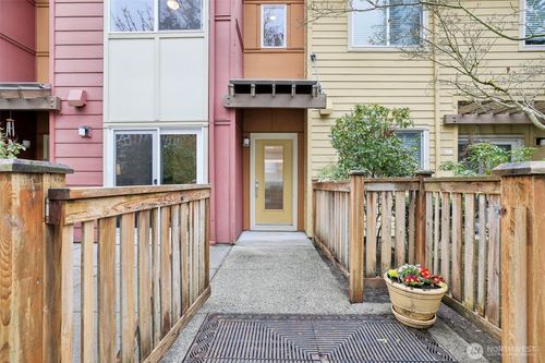 505-93 Sky Ridge Rd Nw, Issaquah, WA, 98027-5665 | Card Image
