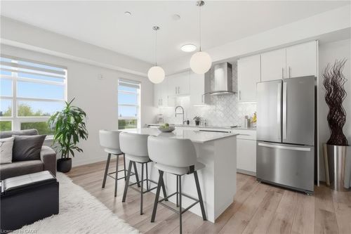 312-251 Northfield Dr E, Waterloo, ON, N2K0G9 | Card Image