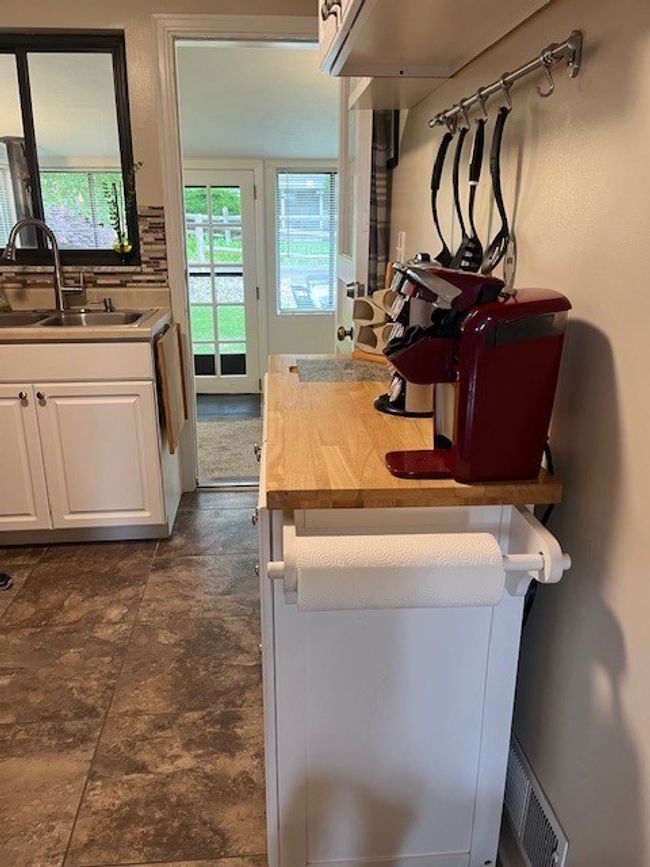 Kitchen Island/cart which stays with the home | Image 8