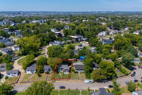 928 S 13th Ct, Nashville, TN, 37206-3161 | Card Image