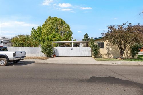 2669 Falcon St, White City, OR, 97503-1359 | Card Image