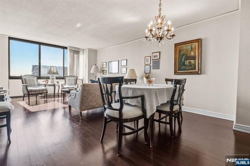 770 Anderson Ave, Cliffside Park, NJ, 07010-2177 | Card Image