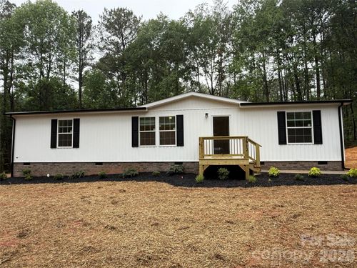 3912 Scott Rd, Morganton, NC, 28655-7962 | Card Image