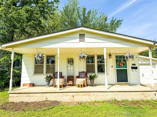 521 N Grand Ave, Drumright, OK, 74030-2425 | Card Image