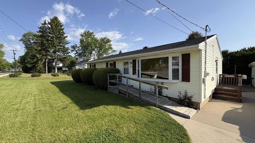 641 Janesville St, Oregon, WI, 53575-1604 | Card Image