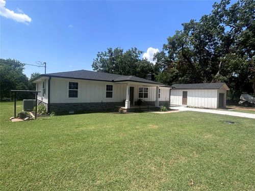 1002 N Carr Ave, Wynnewood, OK, 73098-3211 | Card Image