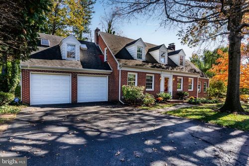 209 Willow Ave, CAMP HILL, PA, 17011-3653 | Card Image