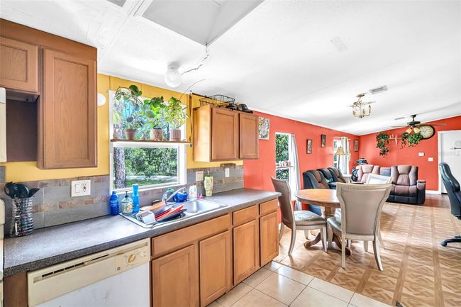 Kitchen, Dining Rm, Fam Rm | Image 20