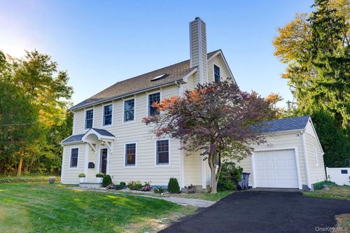 314 Fort Hill Rd, Scarsdale, NY, 10583-3217 | Card Image